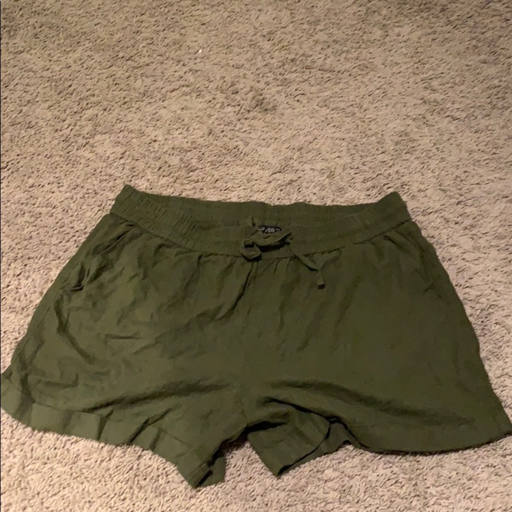 Forever21+ army green shorts!